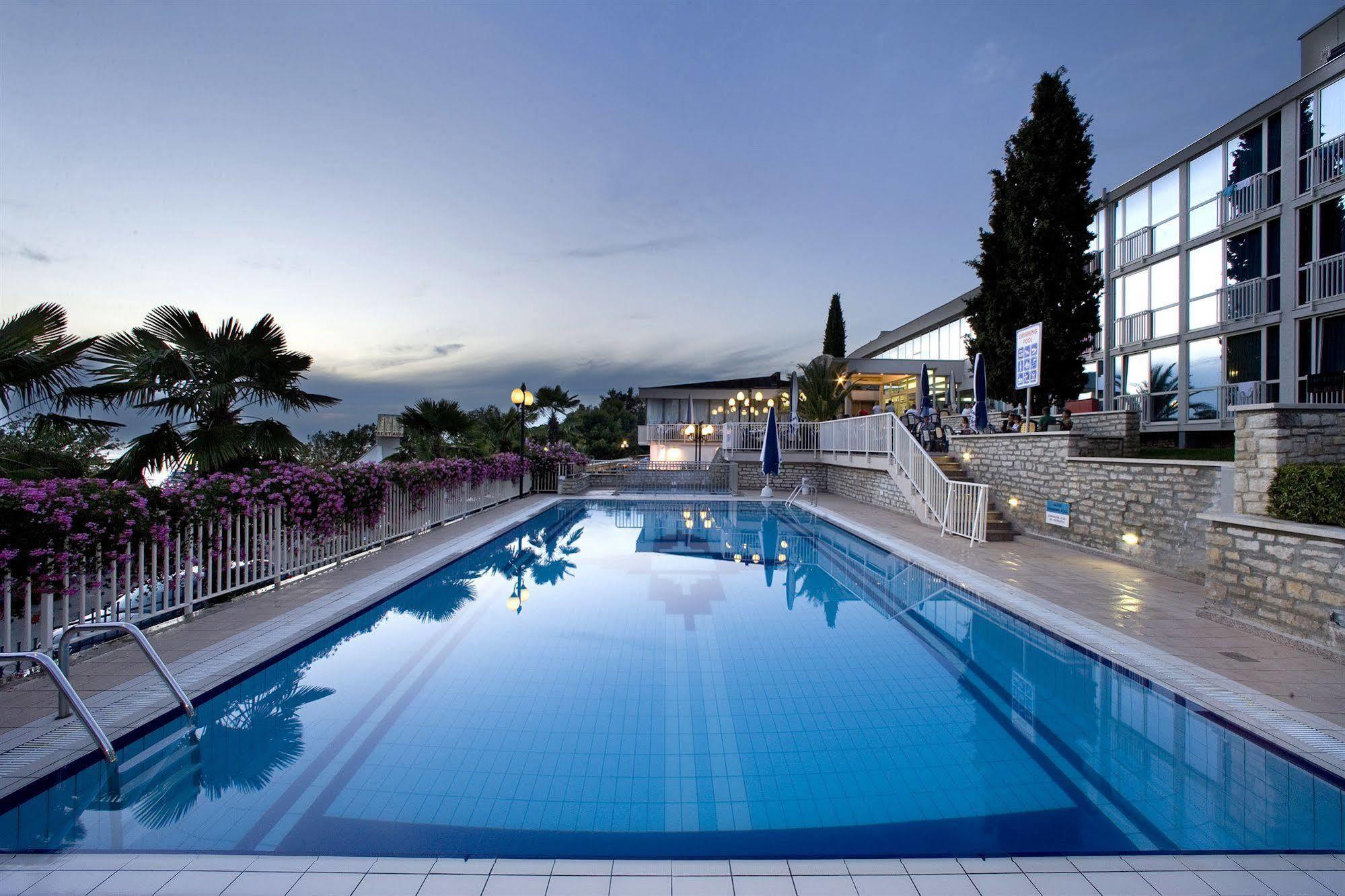 Hotel Zorna Plava Laguna Porec Ngoại thất bức ảnh